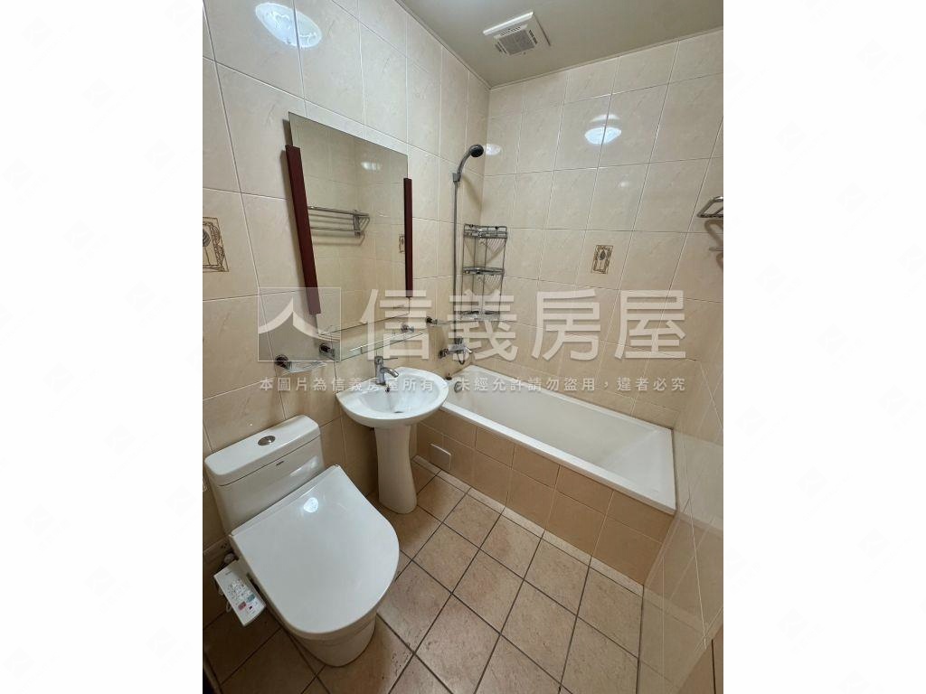 三房平面車位傑士堡房屋室內格局與周邊環境