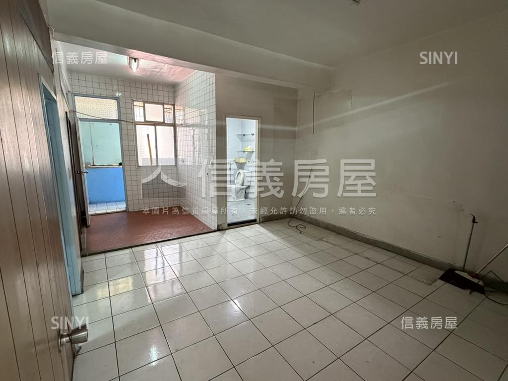 市民街二樓房屋室內格局與周邊環境