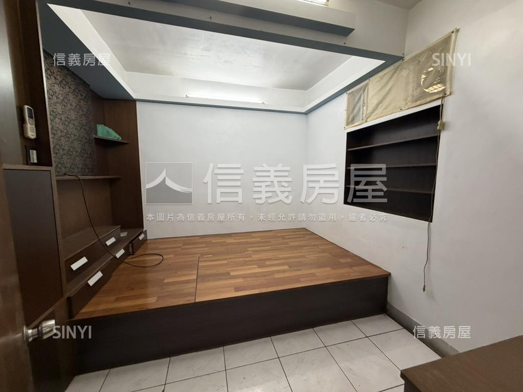 市民街二樓房屋室內格局與周邊環境