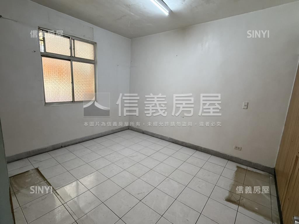 市民街二樓房屋室內格局與周邊環境