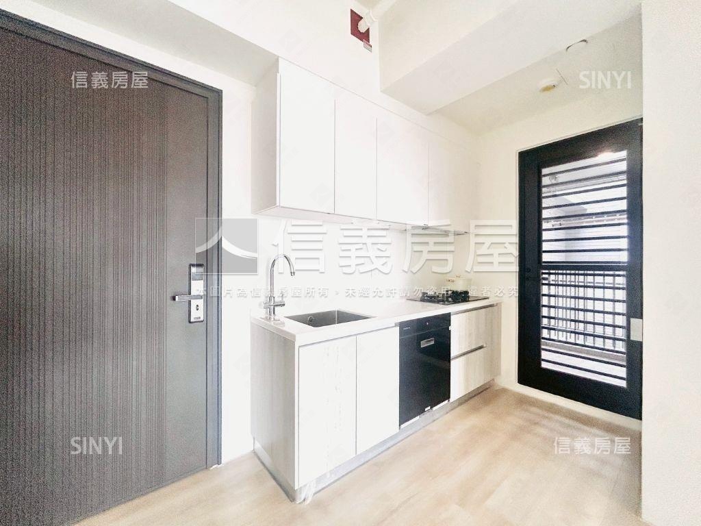 稀有朝西南上上謙三房平車房屋室內格局與周邊環境