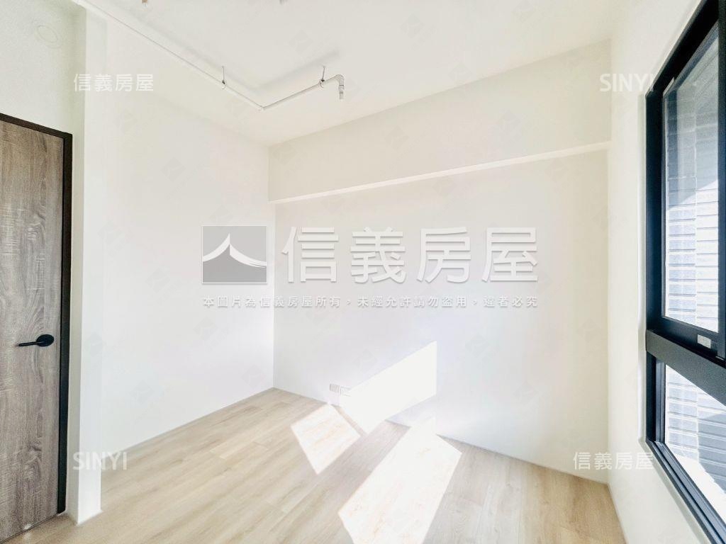 稀有朝西南上上謙三房平車房屋室內格局與周邊環境