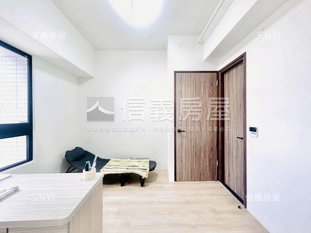 稀有朝西南上上謙三房平車房屋室內格局與周邊環境