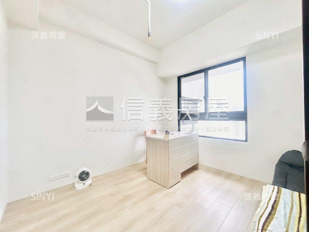 稀有朝西南上上謙三房平車房屋室內格局與周邊環境