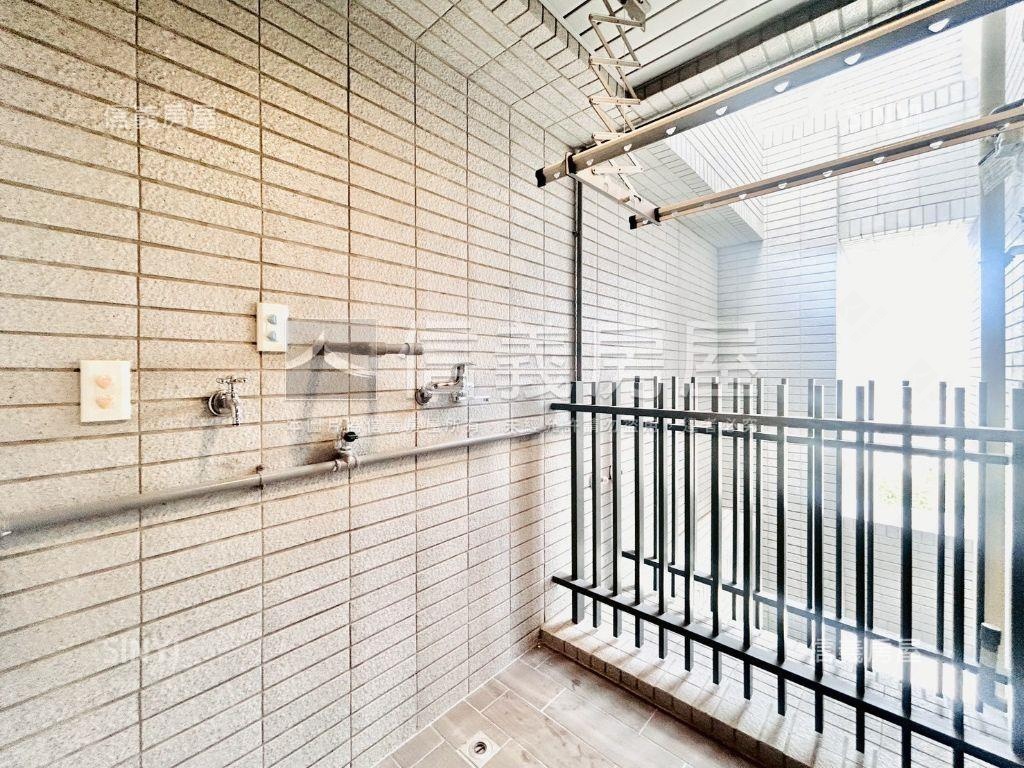 稀有朝西南上上謙三房平車房屋室內格局與周邊環境