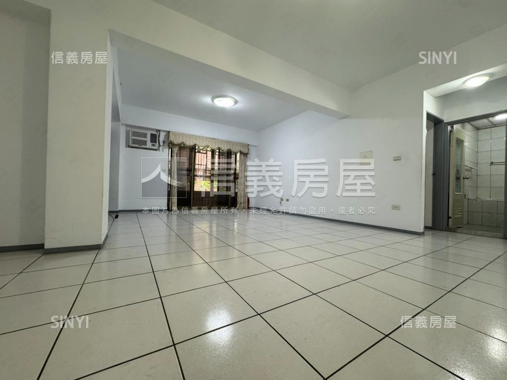 三奇六秀三房車位房屋室內格局與周邊環境