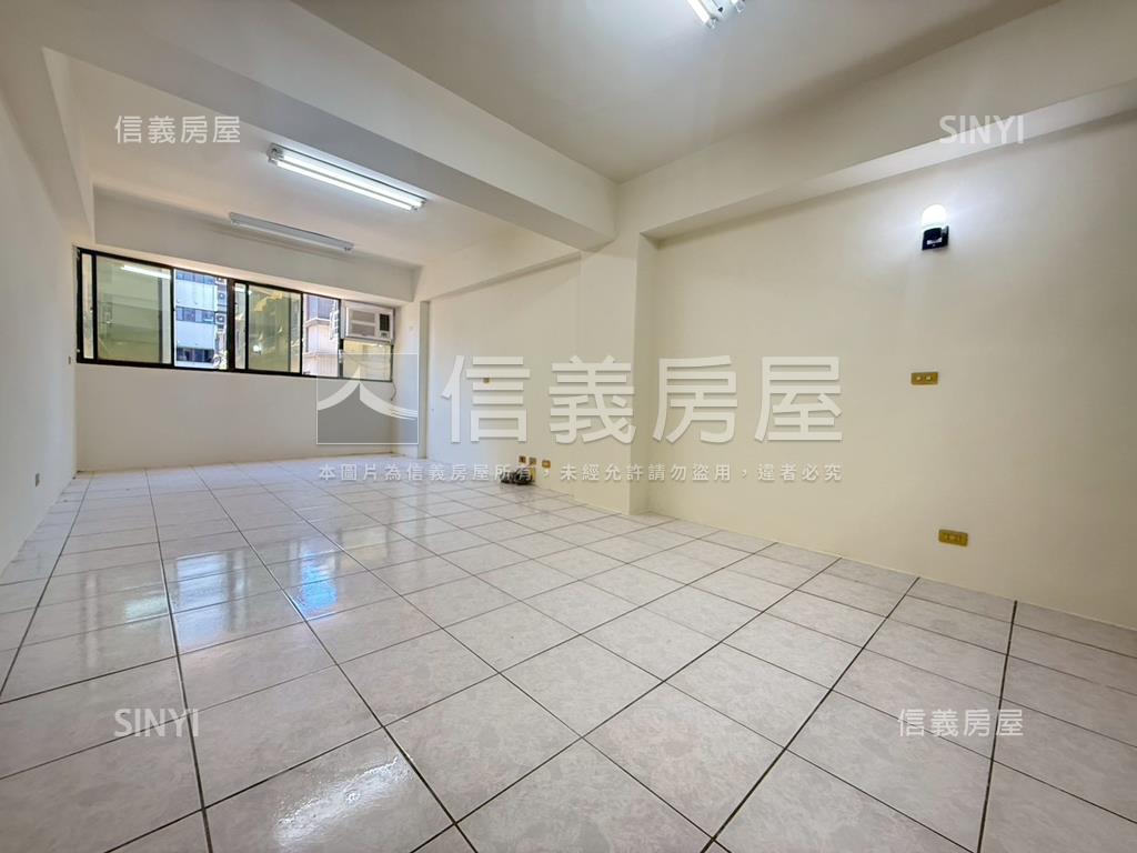 巨城曙光世華大樓三房車位房屋室內格局與周邊環境
