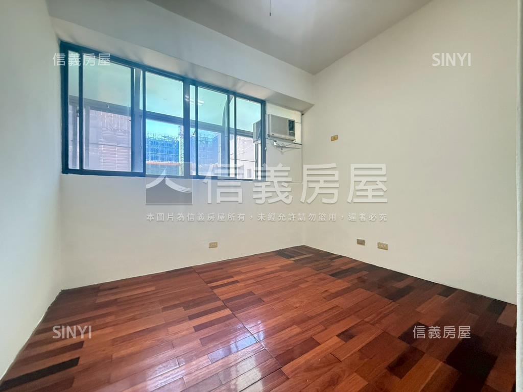 巨城曙光世華大樓三房車位房屋室內格局與周邊環境