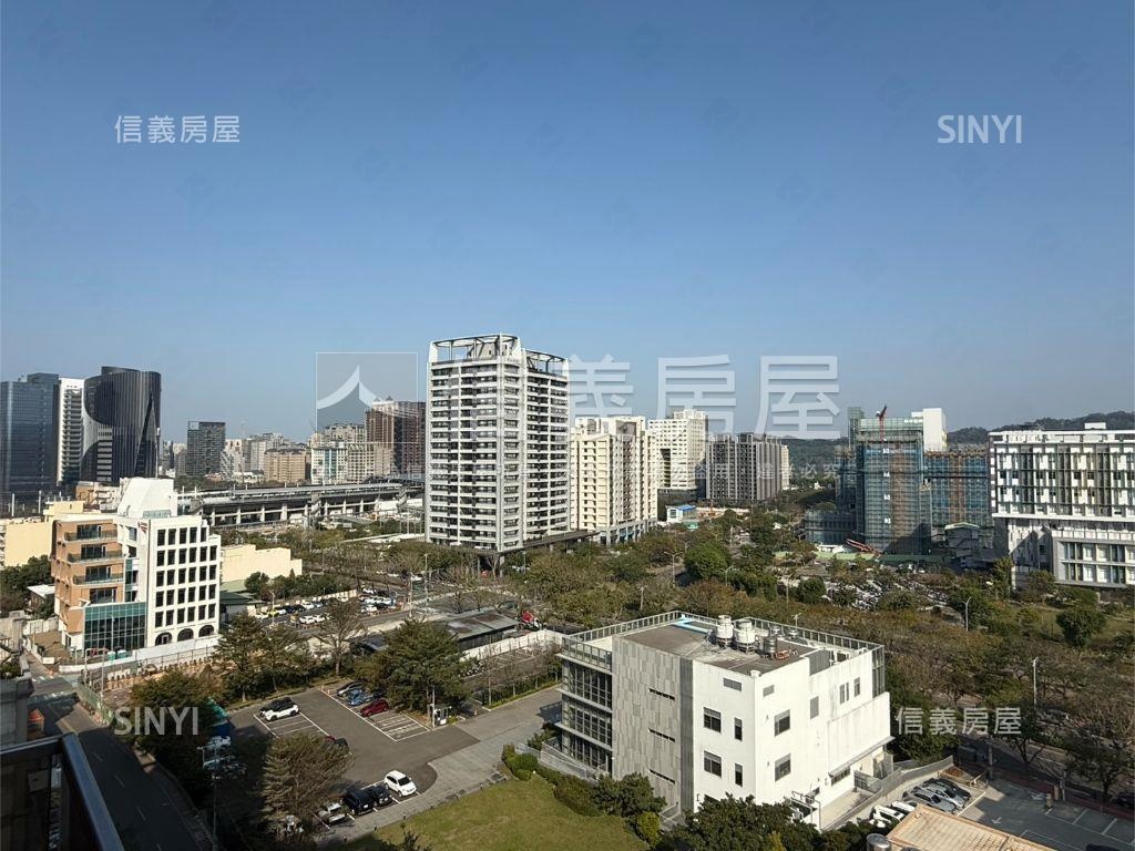 群新墨客高樓三房雙車位房屋室內格局與周邊環境