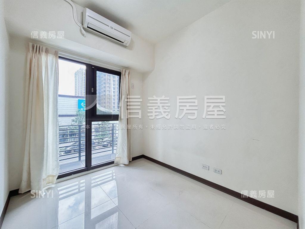 世界之星採光明亮大空間房屋室內格局與周邊環境