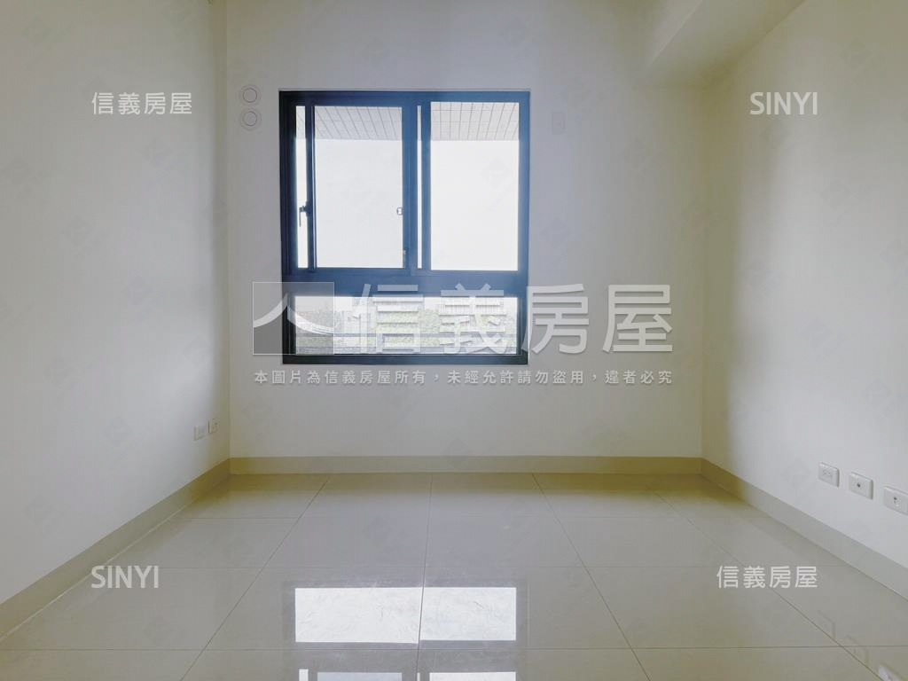 冠傑ＵＩ對望綠意２房平車房屋室內格局與周邊環境