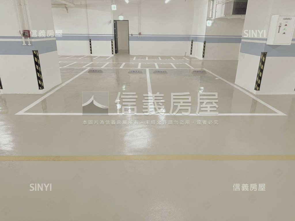 冠傑ＵＩ對望綠意２房平車房屋室內格局與周邊環境