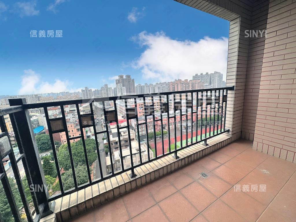 中山國小面公園大四房車位房屋室內格局與周邊環境