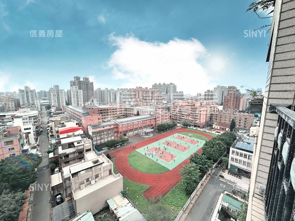 中山國小面公園大四房車位房屋室內格局與周邊環境