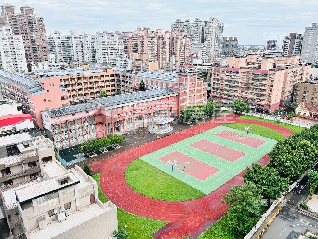 中山國小面公園大四房車位房屋室內格局與周邊環境