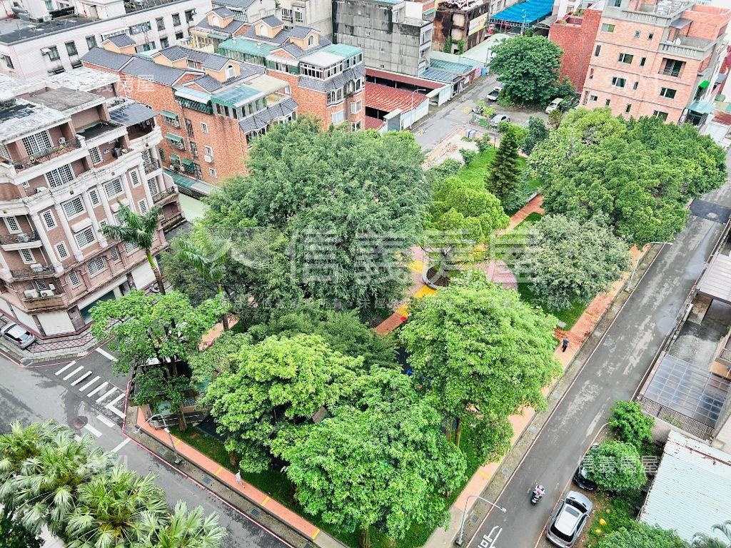 中山國小面公園大四房車位房屋室內格局與周邊環境