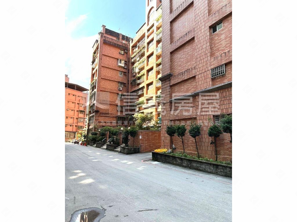 青潭國小旁電梯華廈房屋室內格局與周邊環境
