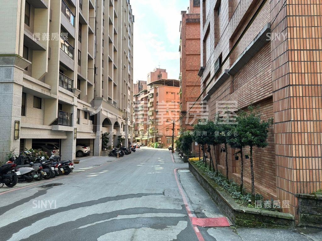 青潭國小旁電梯華廈房屋室內格局與周邊環境