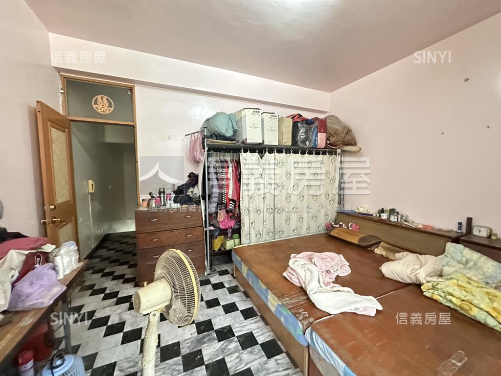 東區｜崇善車庫透天房屋室內格局與周邊環境