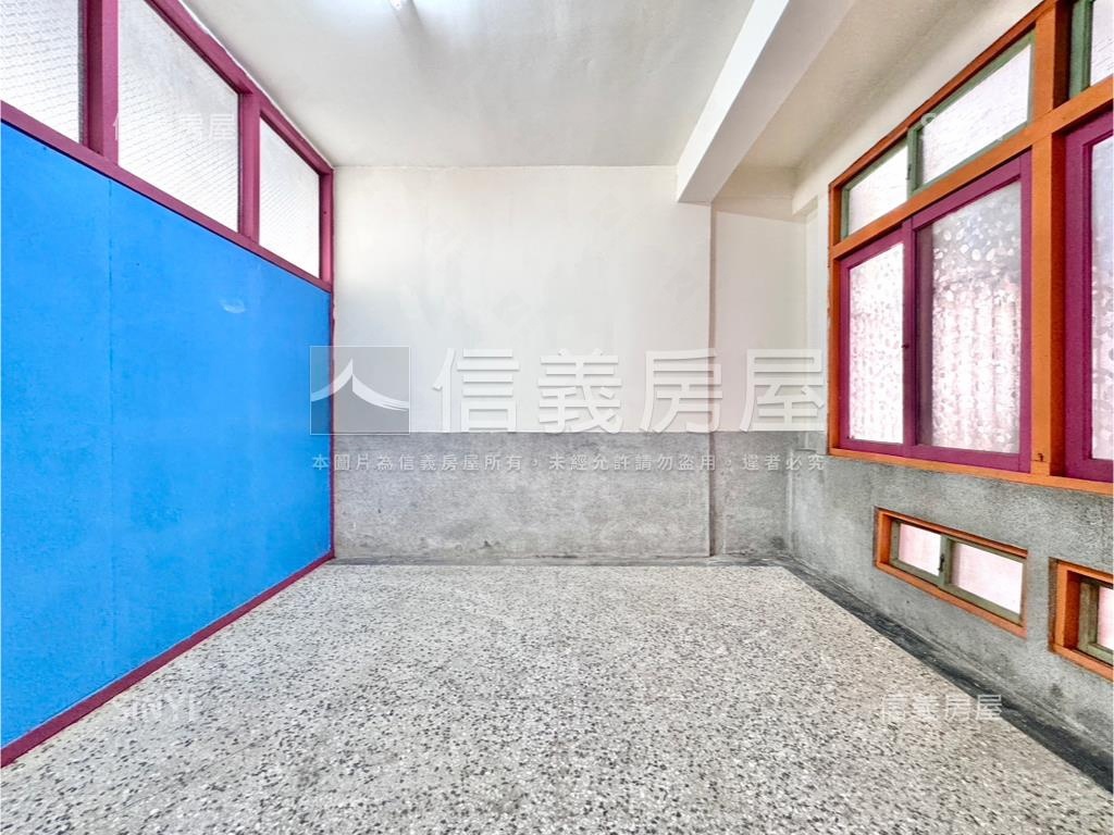 旗山老街旁翻新低總價透天房屋室內格局與周邊環境