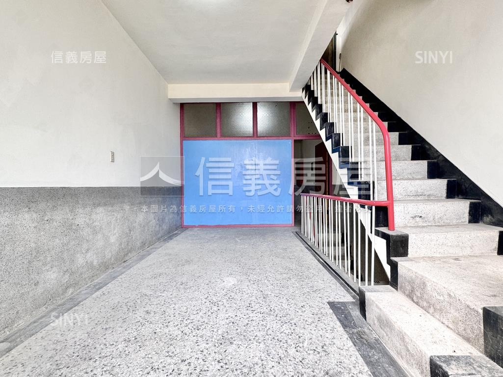 旗山老街旁翻新低總價透天房屋室內格局與周邊環境