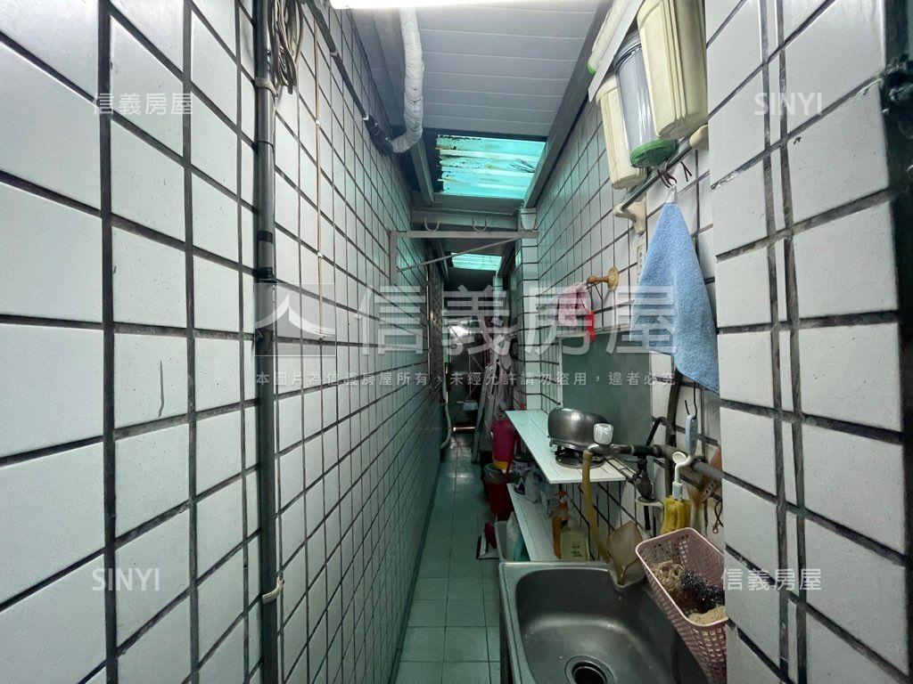 河堤公園大坪數店住房屋室內格局與周邊環境