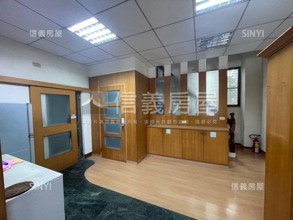 河堤公園大坪數店住房屋室內格局與周邊環境