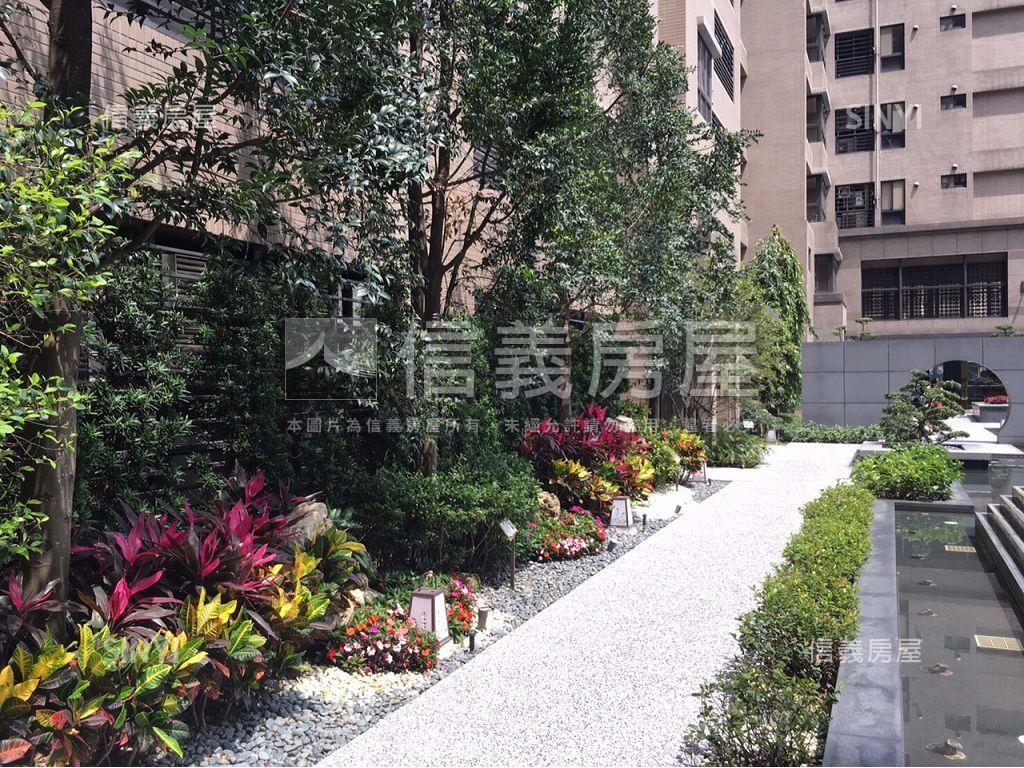 萬事達高樓景觀四房房屋室內格局與周邊環境