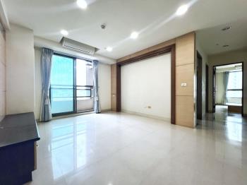 美術館高樓三房平車看這間