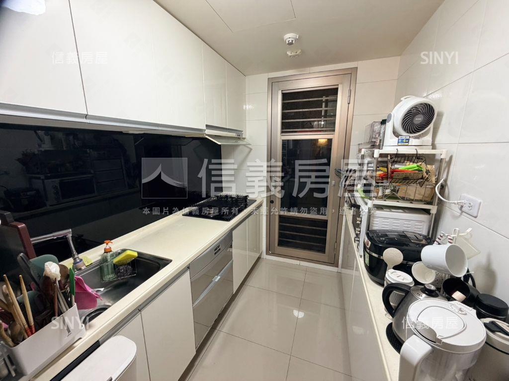 【天琴】靜巷首購兩房車位房屋室內格局與周邊環境