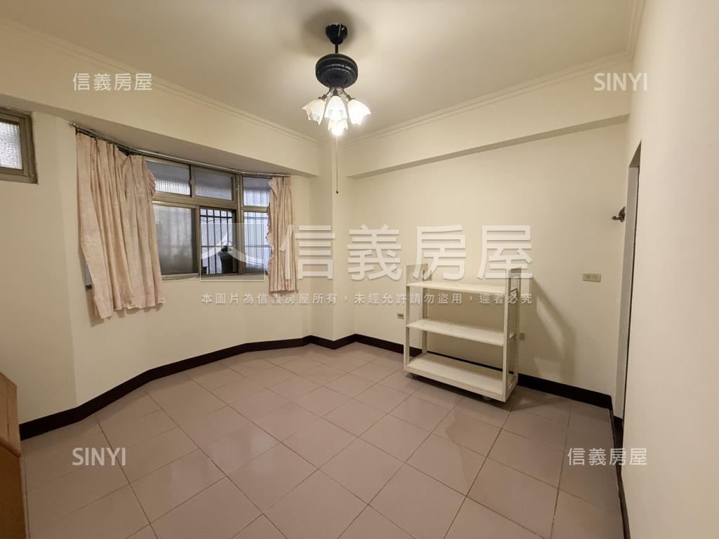 金門三街華廈讚喔房屋室內格局與周邊環境