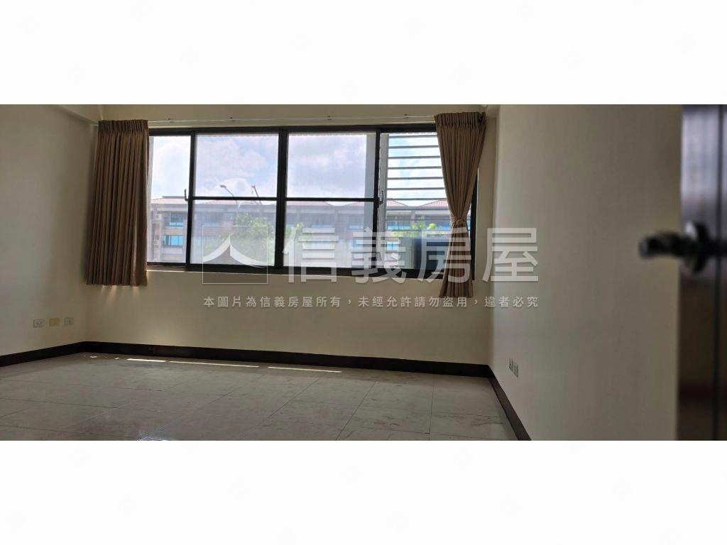 台南高鐵首富集市鑽店住房屋室內格局與周邊環境