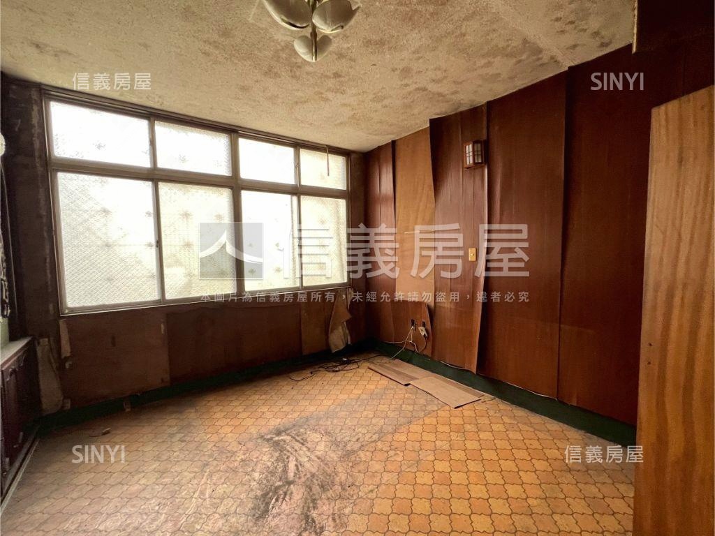 林百貨旁三層透天古厝房屋室內格局與周邊環境