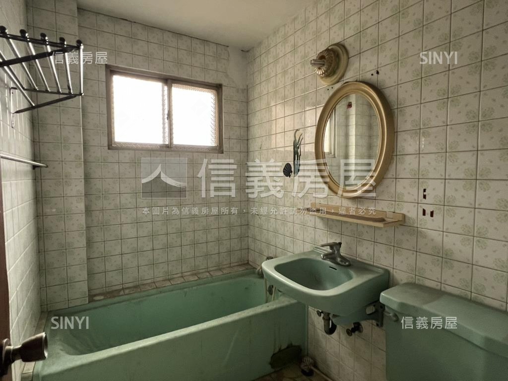 林百貨旁三層透天古厝房屋室內格局與周邊環境