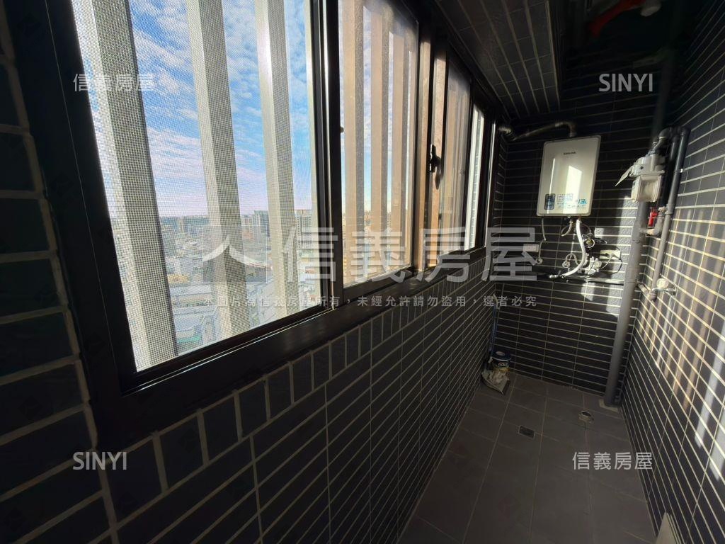 稀有閱森活景觀兩房車位房屋室內格局與周邊環境