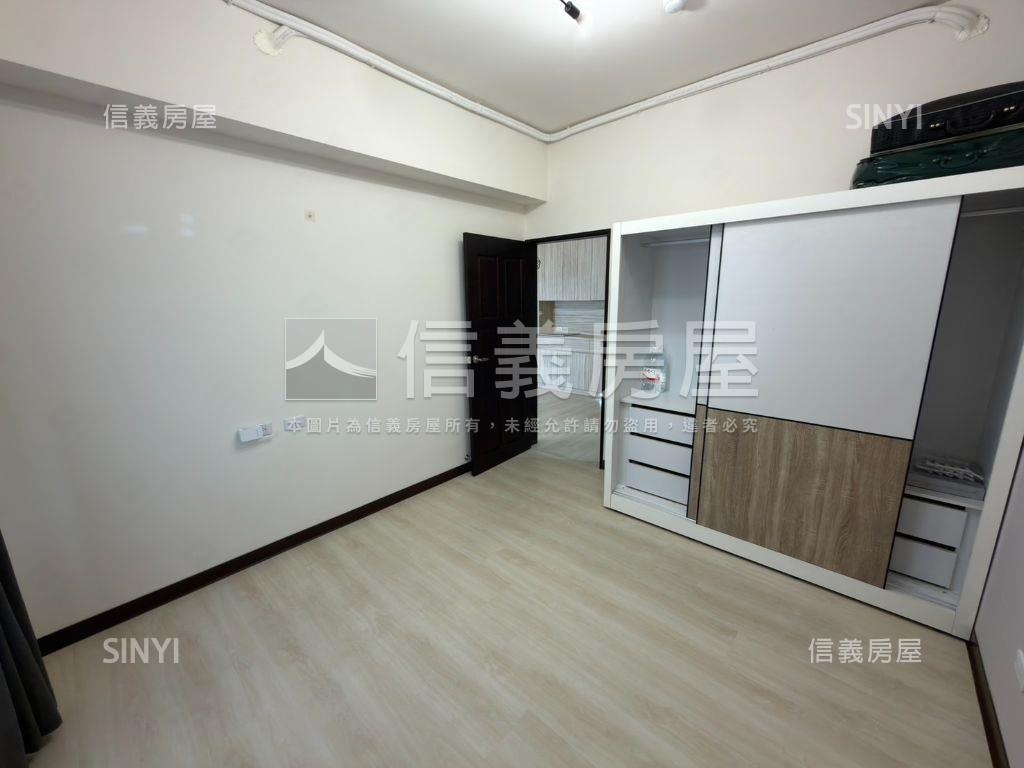 稀有閱森活景觀兩房車位房屋室內格局與周邊環境