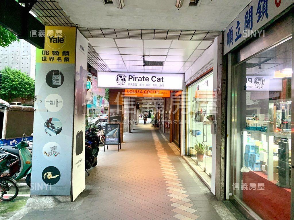 永和中正路熱鬧金店面房屋室內格局與周邊環境