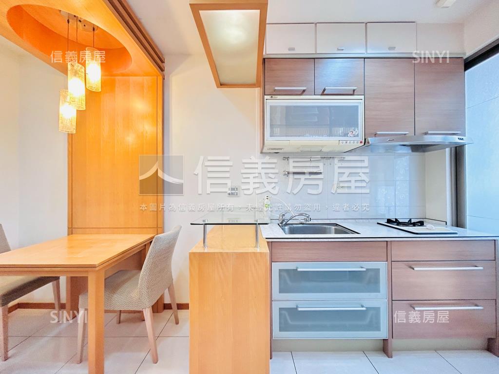 亞曼尼溫馨舒適屋房屋室內格局與周邊環境