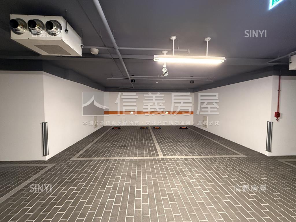 松雍靜奢名邸房屋室內格局與周邊環境