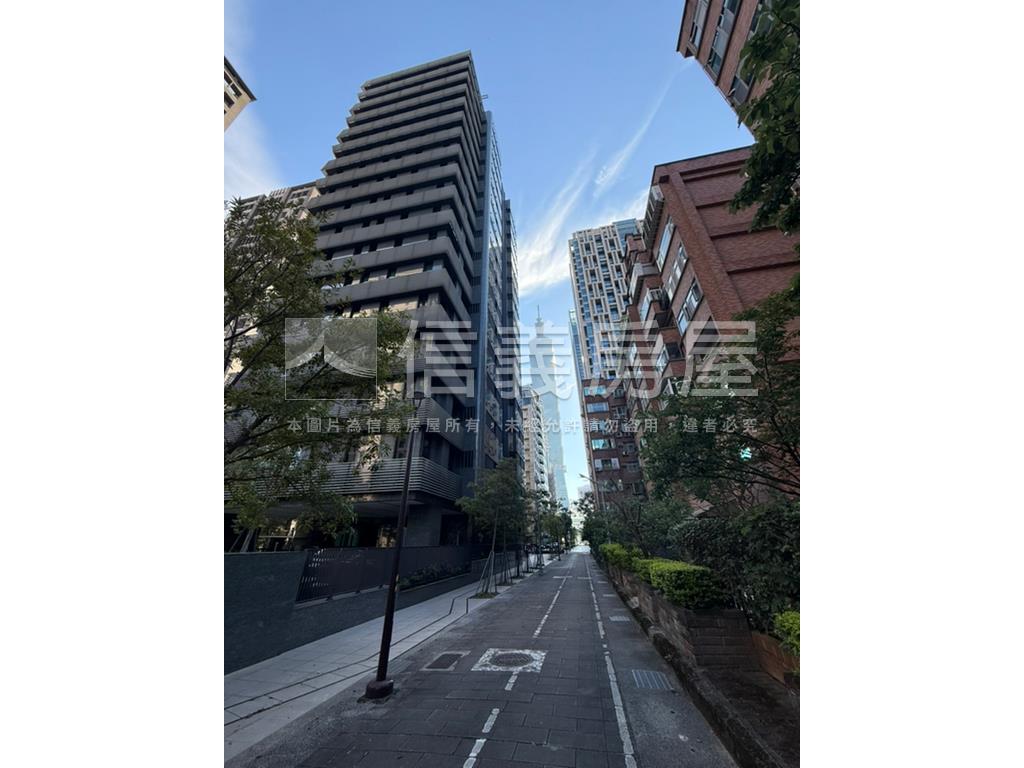松雍靜奢名邸房屋室內格局與周邊環境
