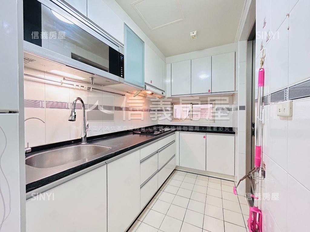 竹城大阪三房車位房屋室內格局與周邊環境