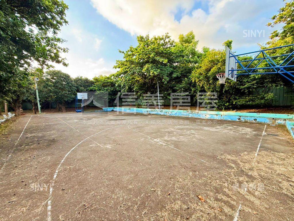 東方大鎮挑高美透天房屋室內格局與周邊環境