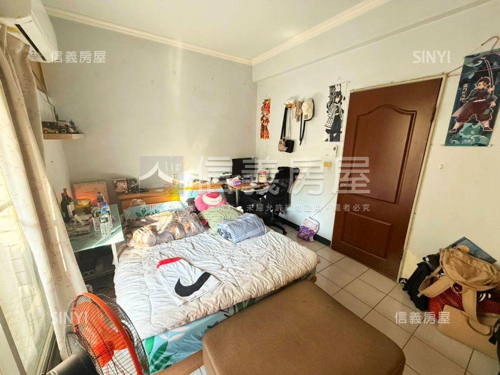 東方大鎮挑高美透天房屋室內格局與周邊環境