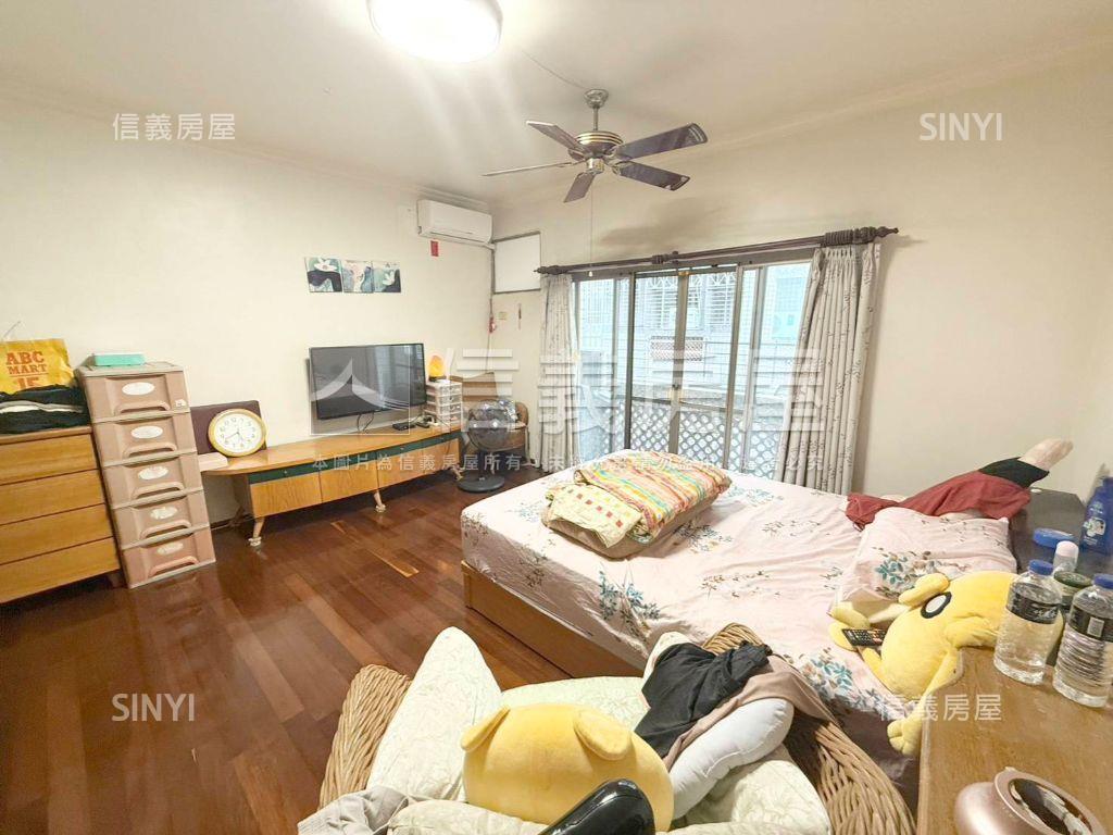 東方大鎮挑高美透天房屋室內格局與周邊環境