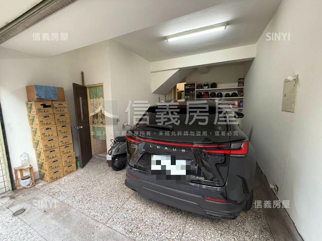 東方大鎮挑高美透天房屋室內格局與周邊環境