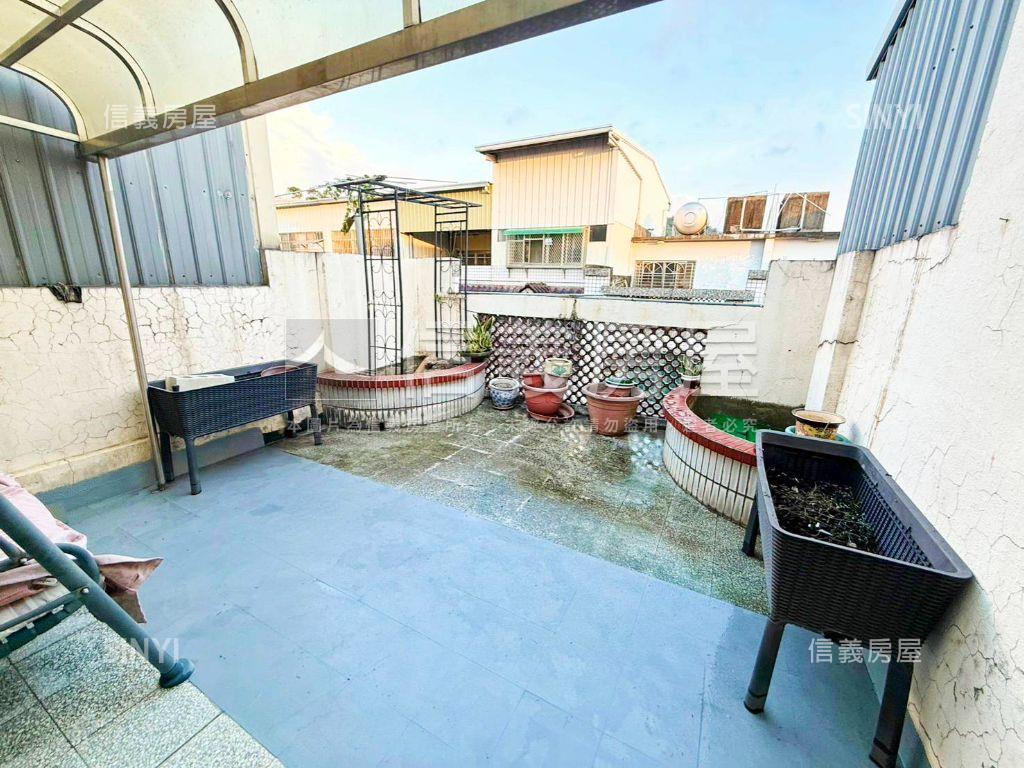 東方大鎮挑高美透天房屋室內格局與周邊環境