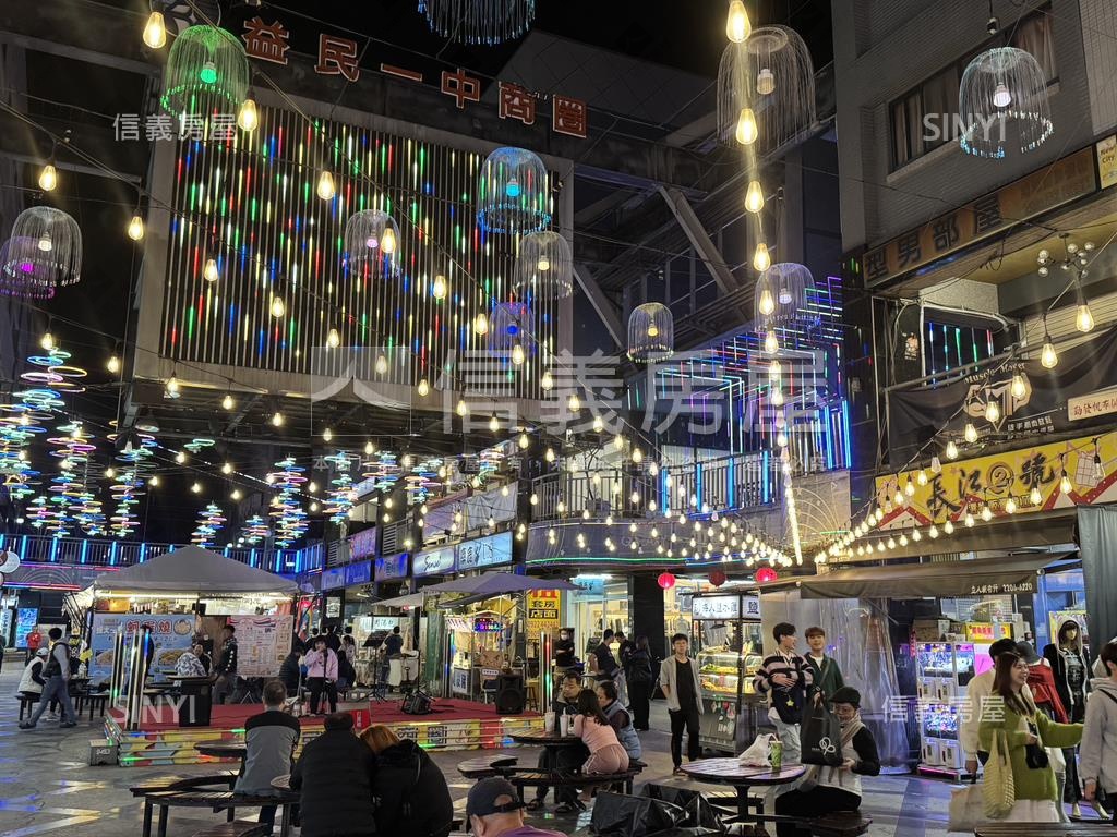 正一中街廣場舞台旁金店面房屋室內格局與周邊環境