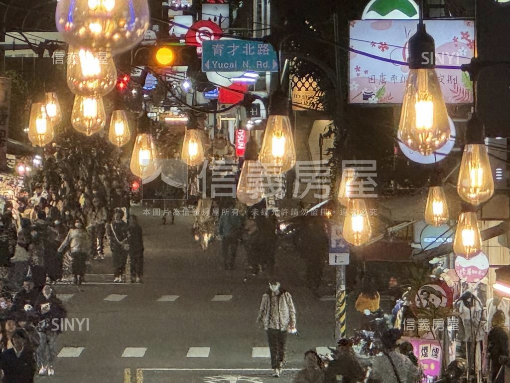 正一中街廣場舞台旁金店面房屋室內格局與周邊環境