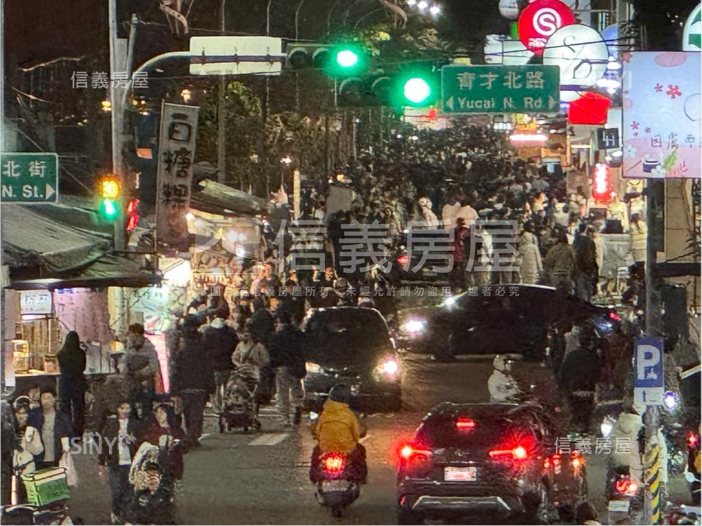 正一中街廣場舞台旁金店面房屋室內格局與周邊環境