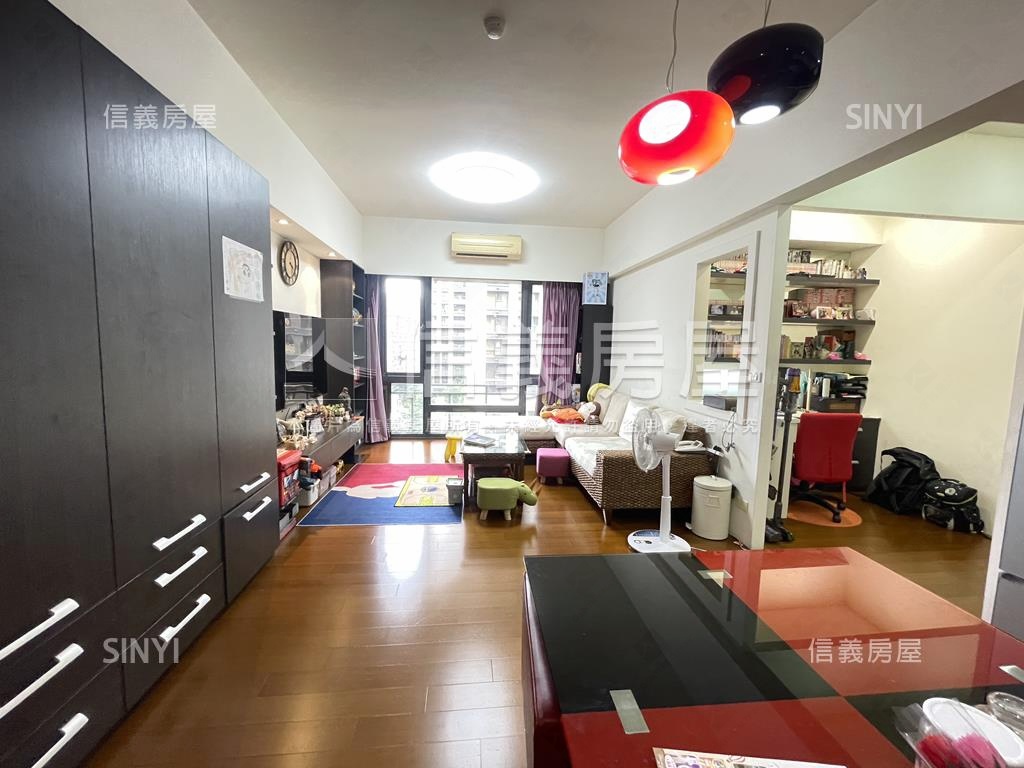 迴龍捷運鼎集裝潢美屋房屋室內格局與周邊環境